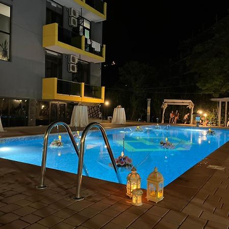 Casa Del Mar Hotel Квариати Екстериор снимка