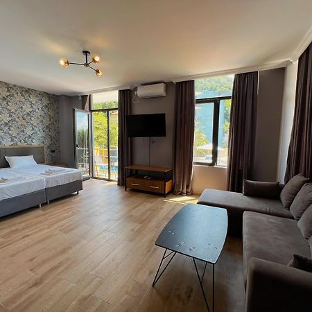 Casa Del Mar Hotel Квариати Екстериор снимка