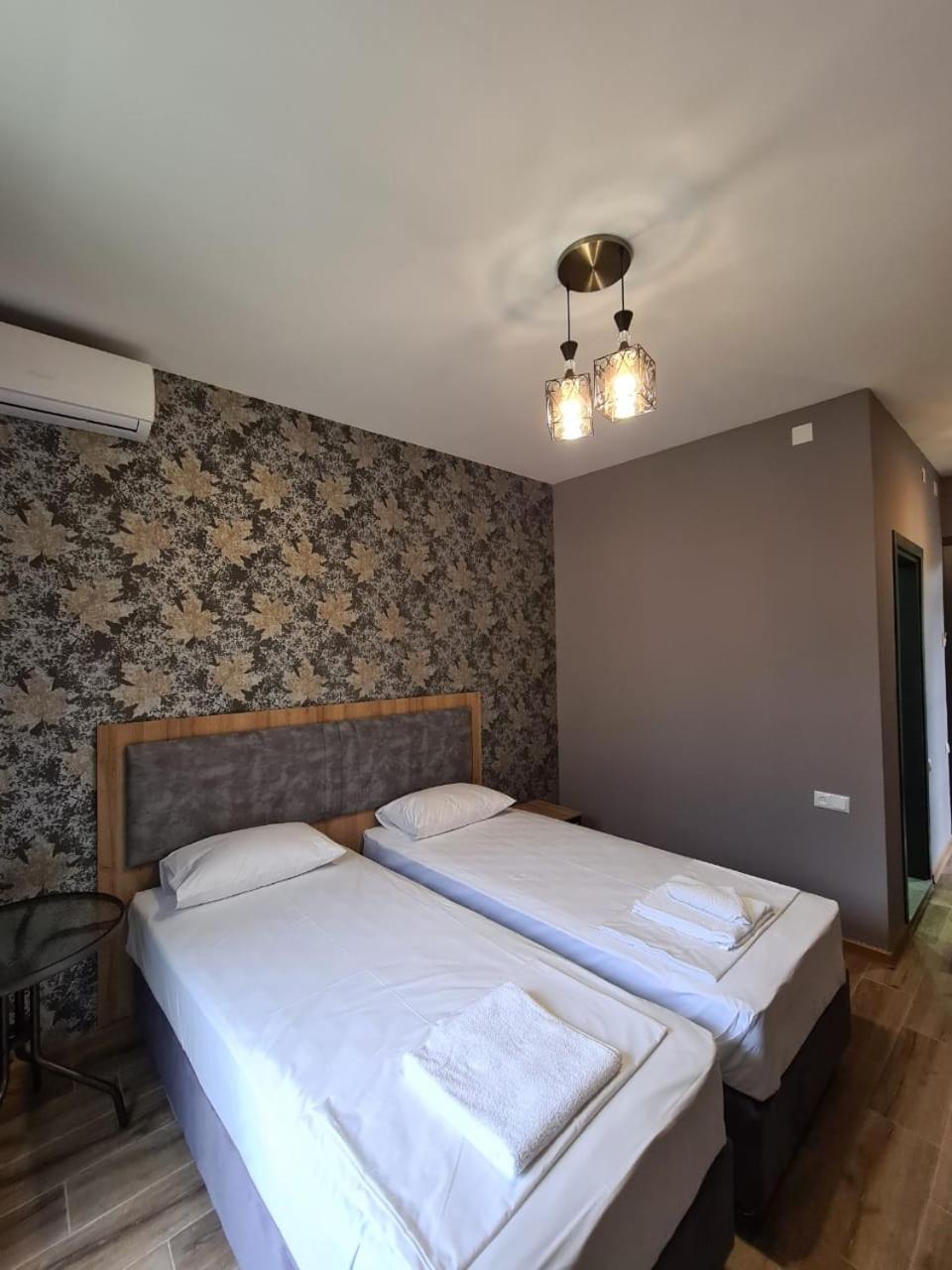 Casa Del Mar Hotel Квариати Екстериор снимка