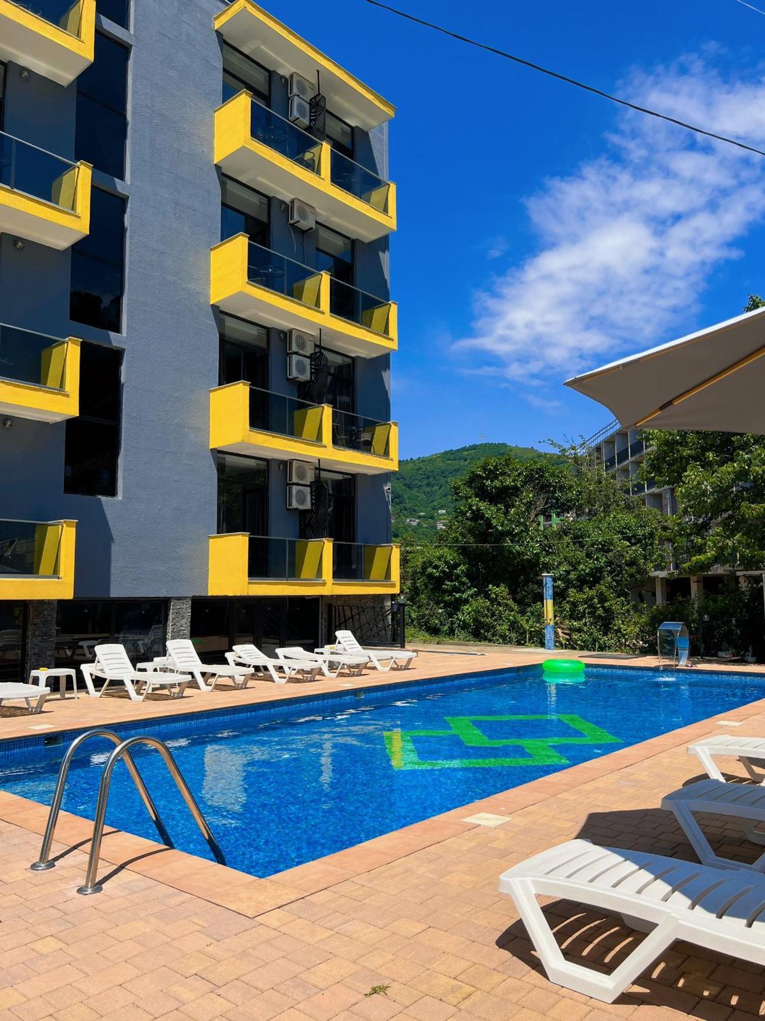 Casa Del Mar Hotel Квариати Екстериор снимка