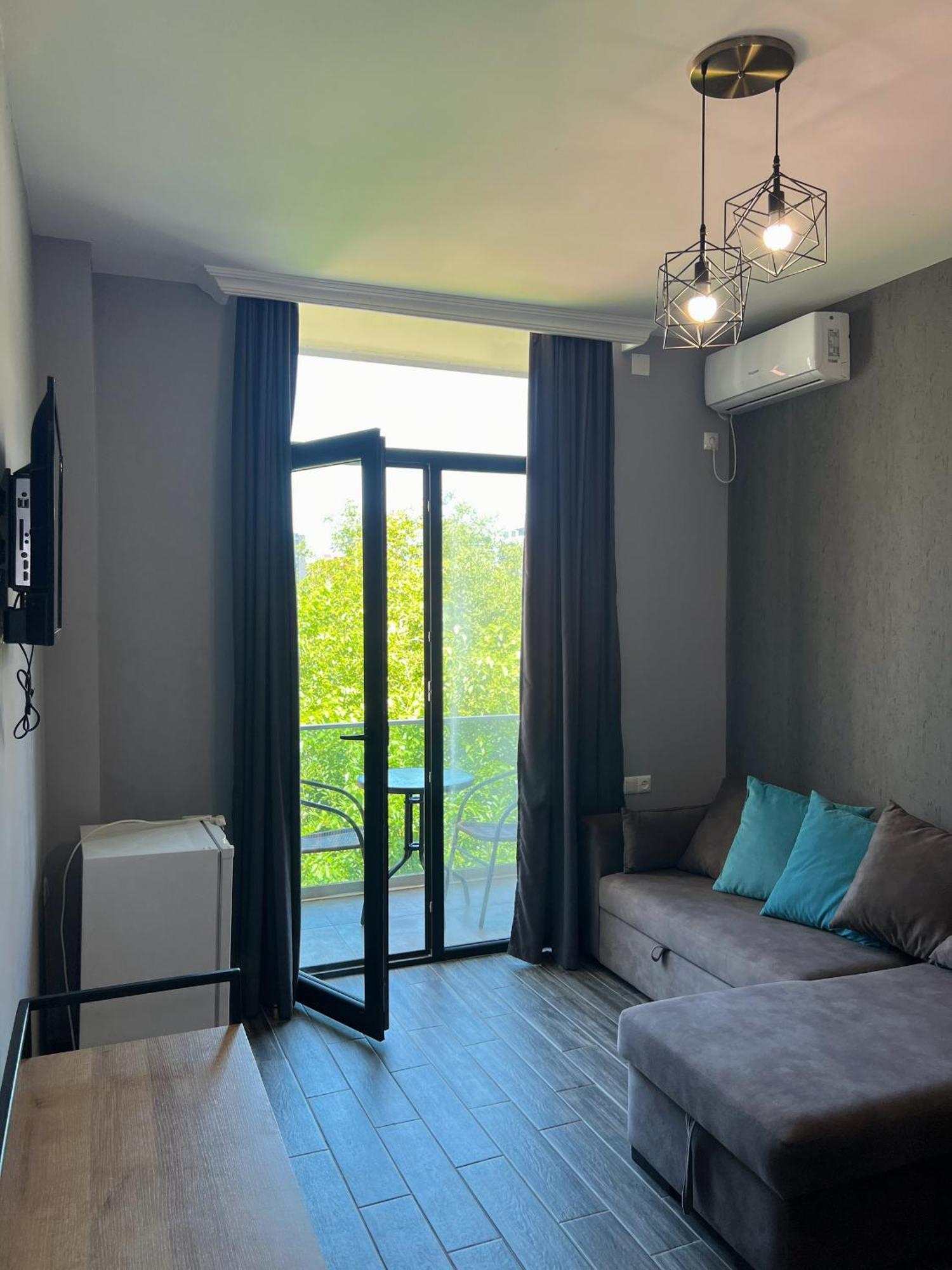 Casa Del Mar Hotel Квариати Екстериор снимка