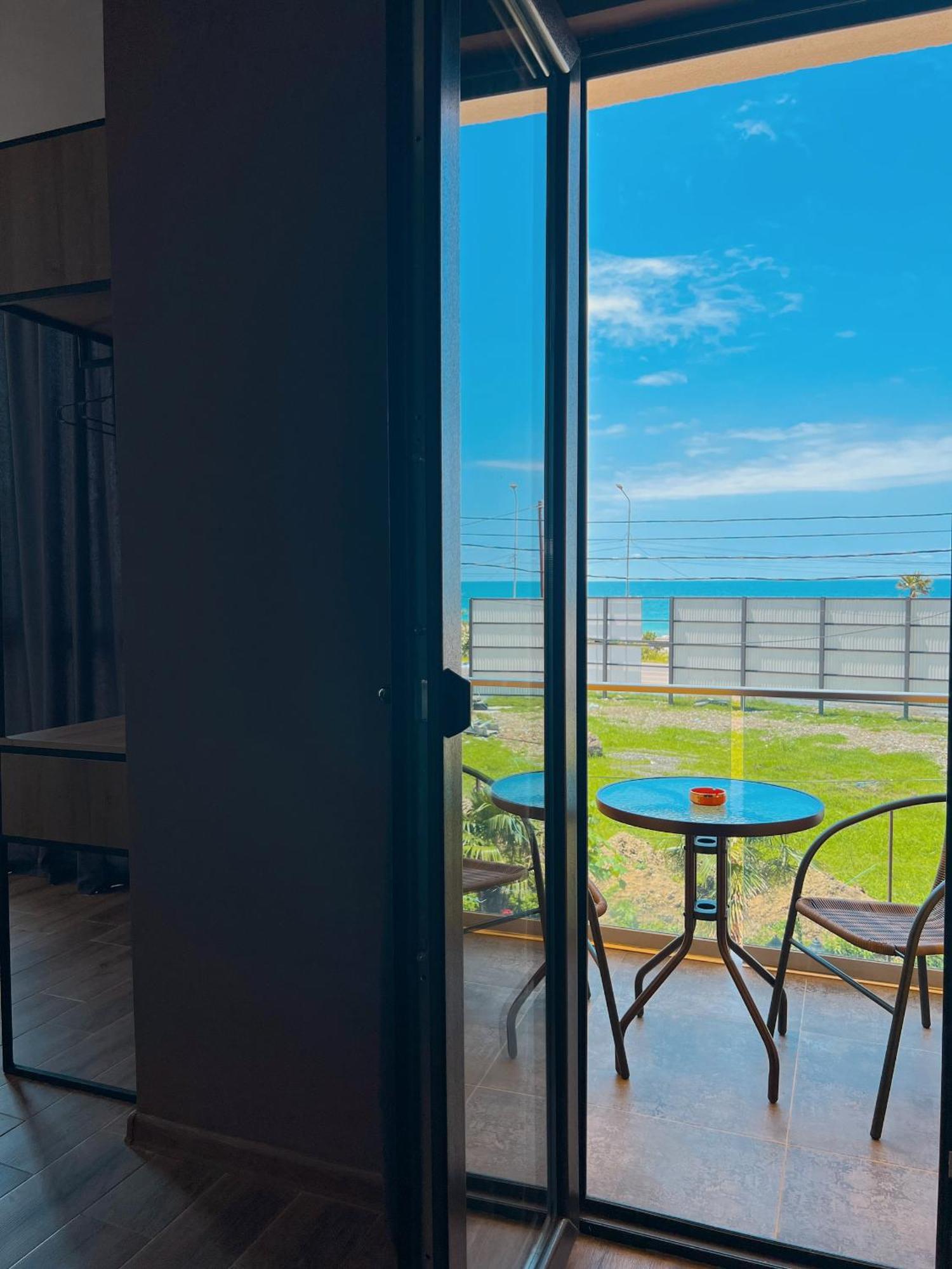 Casa Del Mar Hotel Квариати Екстериор снимка