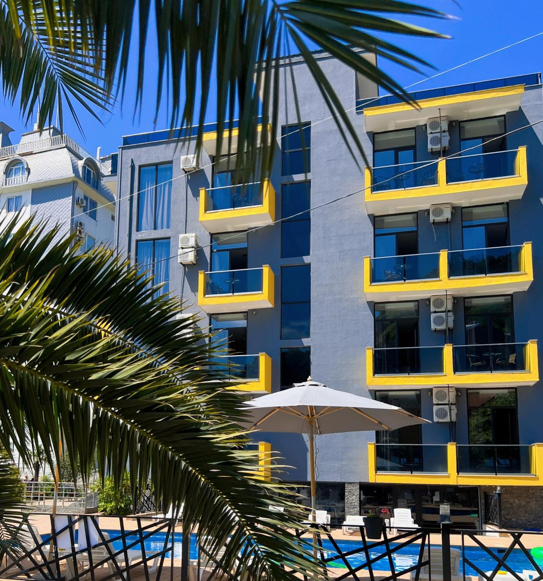 Casa Del Mar Hotel Квариати Екстериор снимка