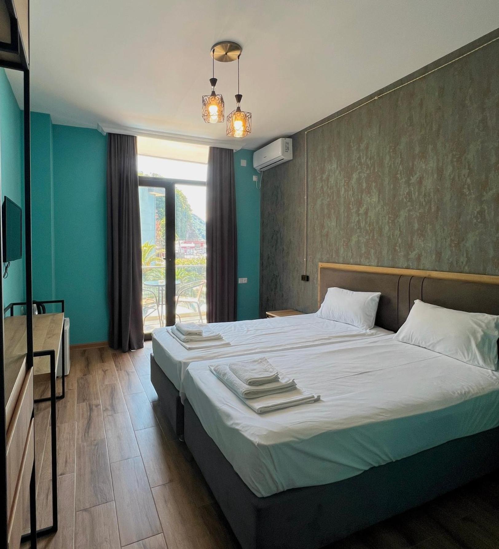 Casa Del Mar Hotel Квариати Екстериор снимка