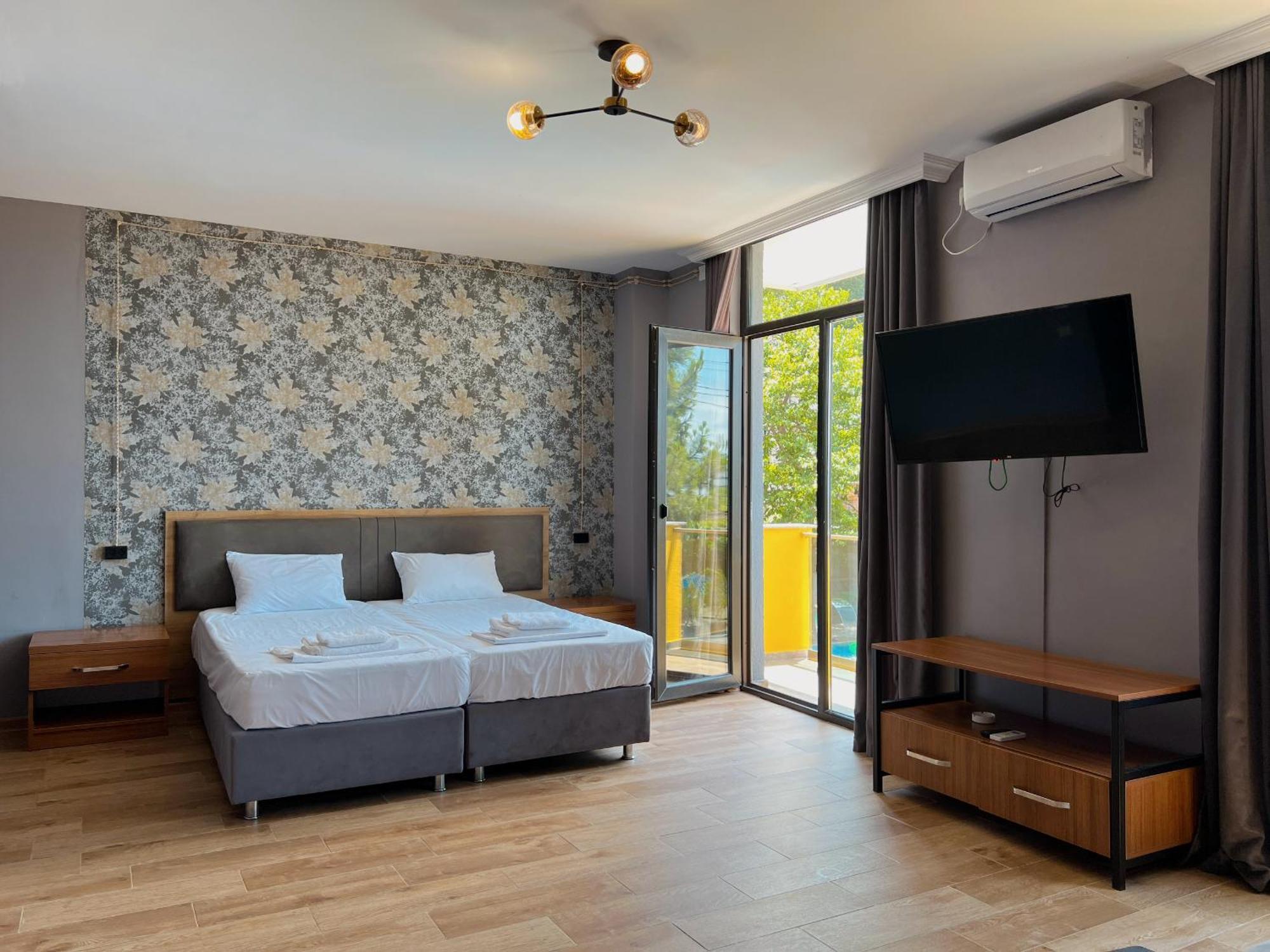 Casa Del Mar Hotel Квариати Екстериор снимка